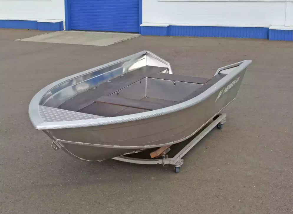 Алюминиевая лодка  Неман-420 в Чите