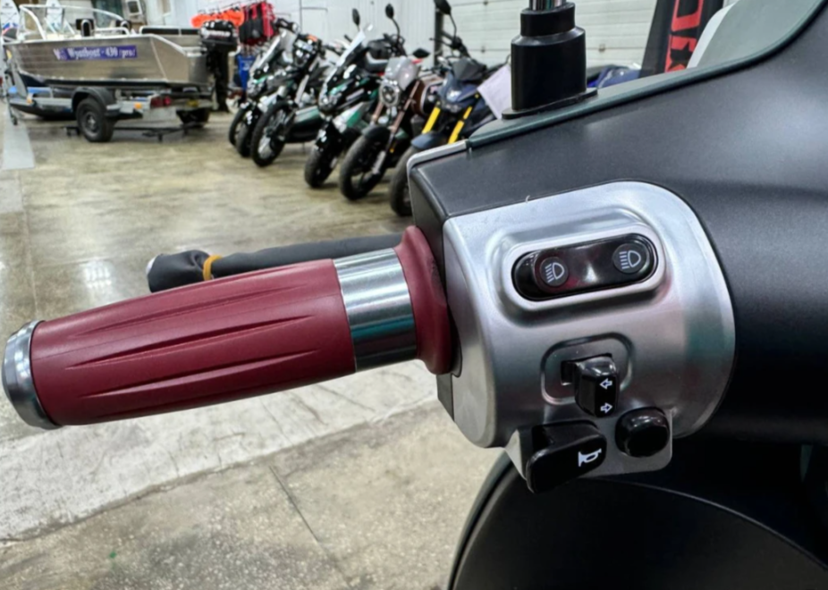 Скутер PROMAX Miami 240 (49) в Чите