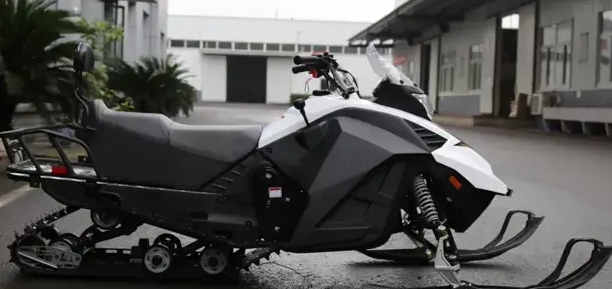 Снегоход ULAR 220 в Чите