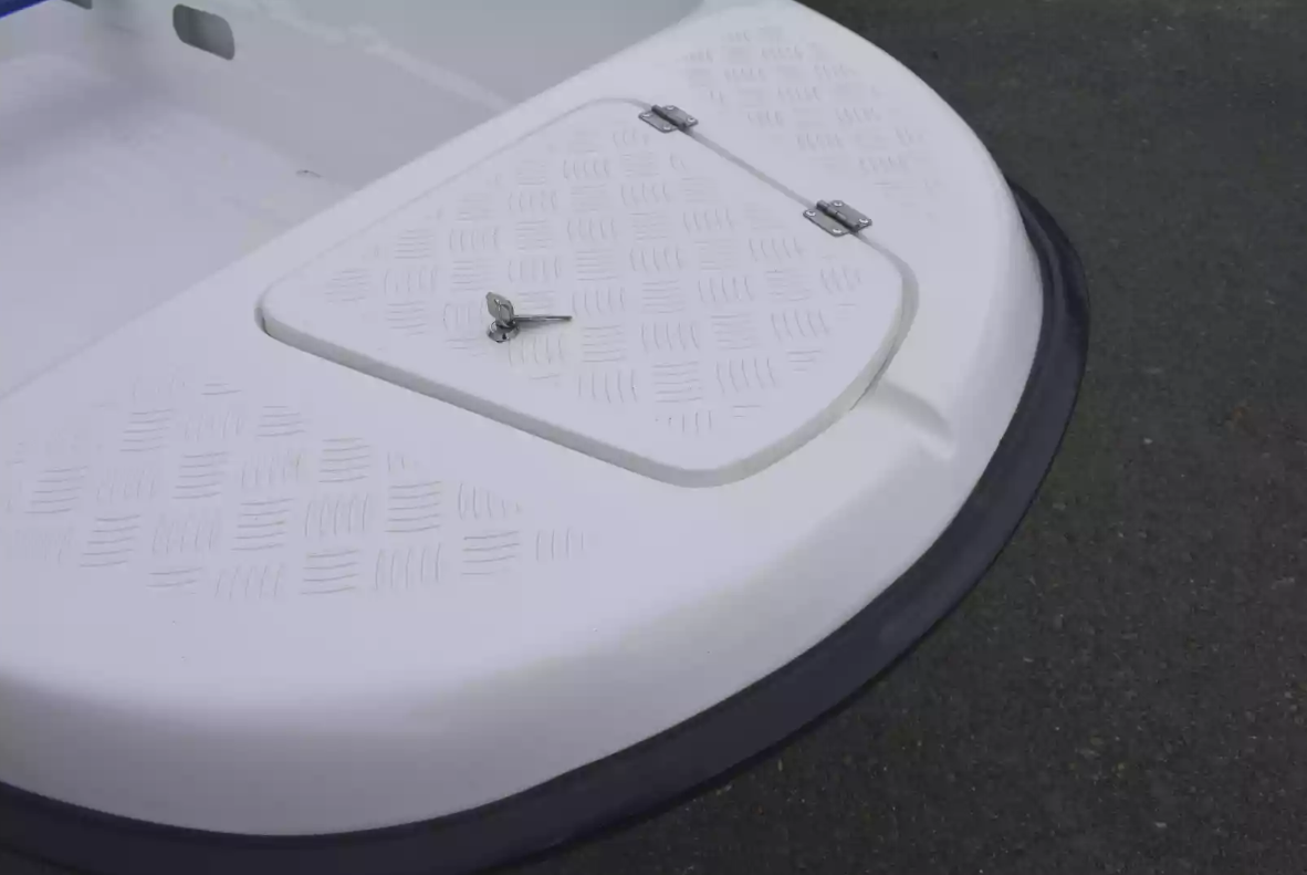 Стеклопластиковая лодка Пингвин New (тримаран) в Чите