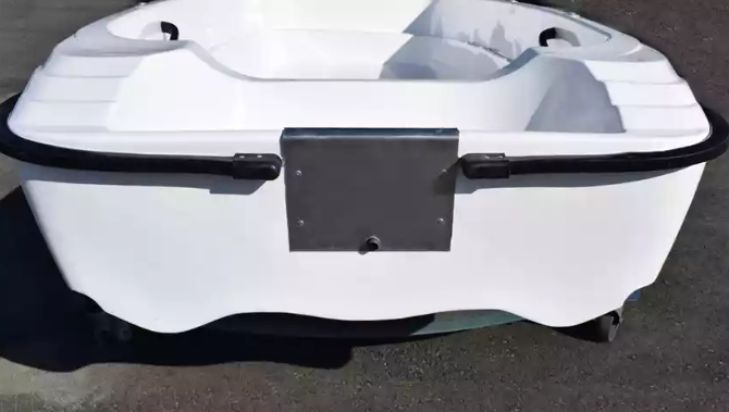 Стеклопластиковая лодка Пингвин (тримаран) в Чите