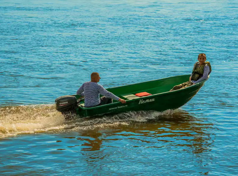 Стеклопластиковая лодка Neman-340 (тримаран) в Чите