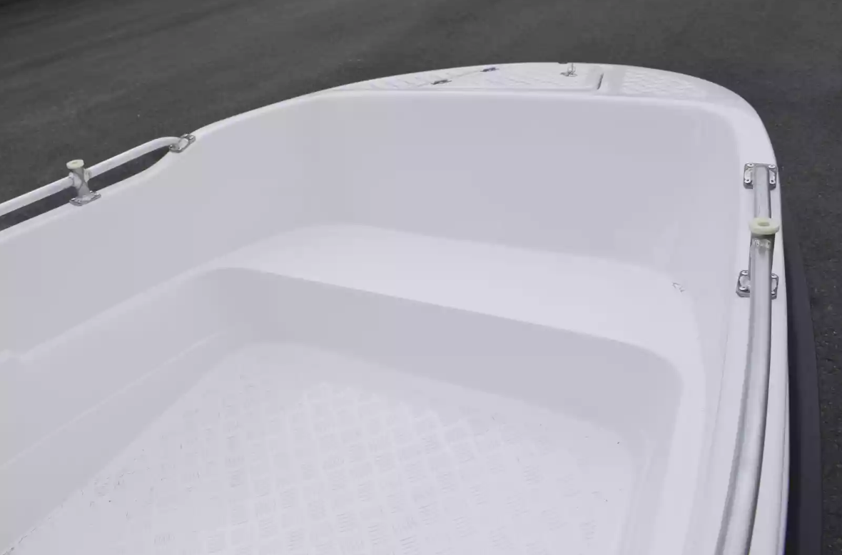 Стеклопластиковая лодка Пингвин New (тримаран) в Чите