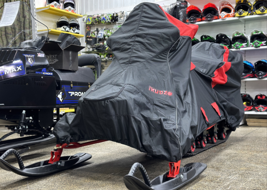 Чехол транспорт. снегохода IKUDZO HUNTER черно-красный Оксфорд ПРЕМИУМ качества с лого IKUDZO в Чите