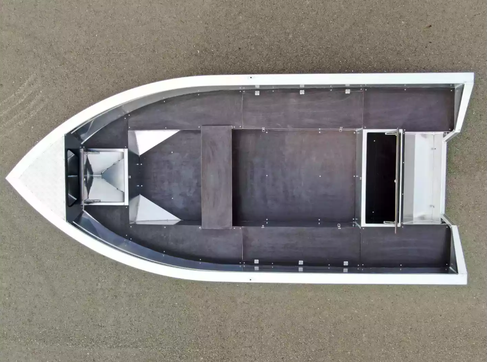 Алюминиевая лодка  Неман-420 в Чите