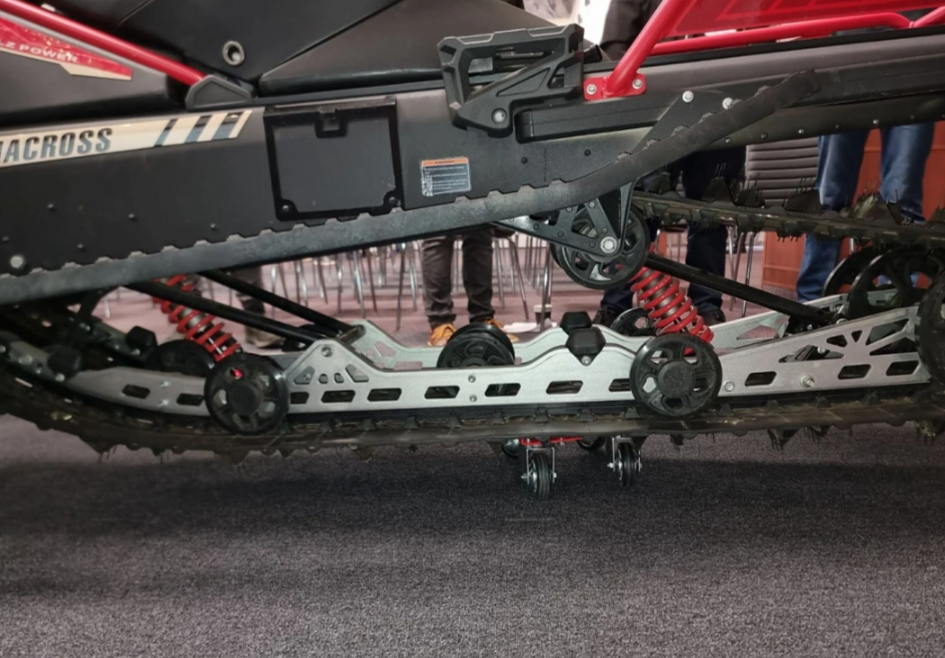 Снегоход AODES Siberiacross 1000 SWT 600mm LCD 6.8 в Чите