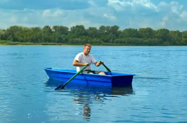 Стеклопластиковая лодка Малютка в Чите