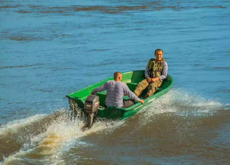 Стеклопластиковая лодка Neman-340 (тримаран) в Чите