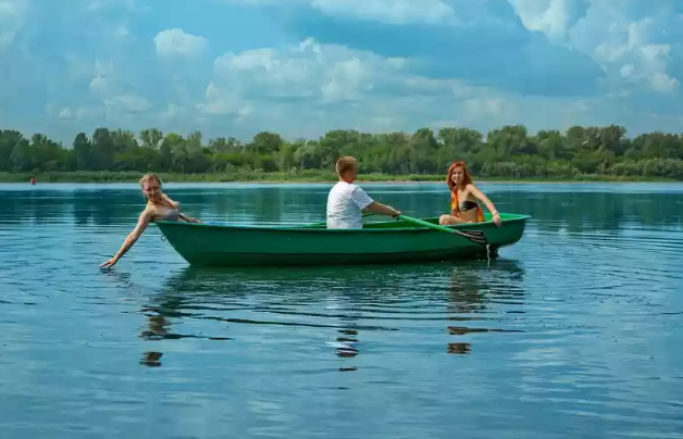 Стеклопластиковая Лодка Голавль в Чите