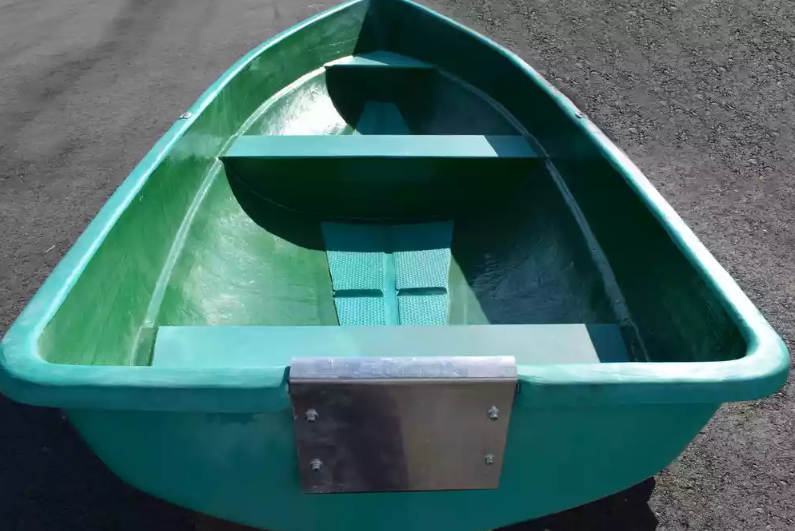 Стеклопластиковая Лодка Голавль в Чите