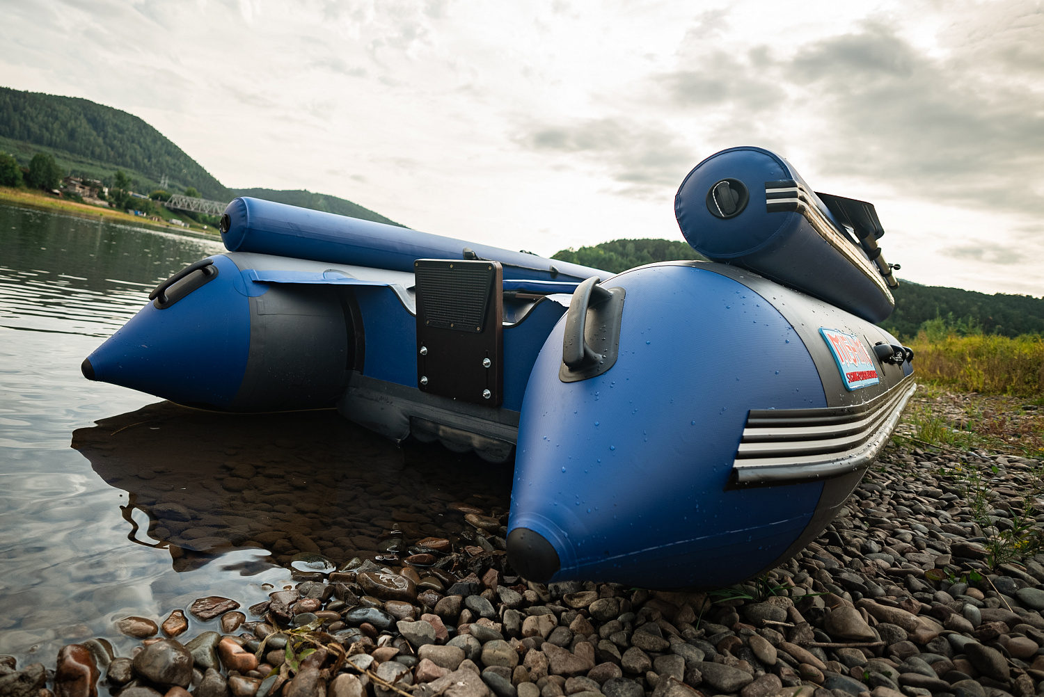 Лодка MISHIMO RIVER FJET PRO 430  под водомет в Чите