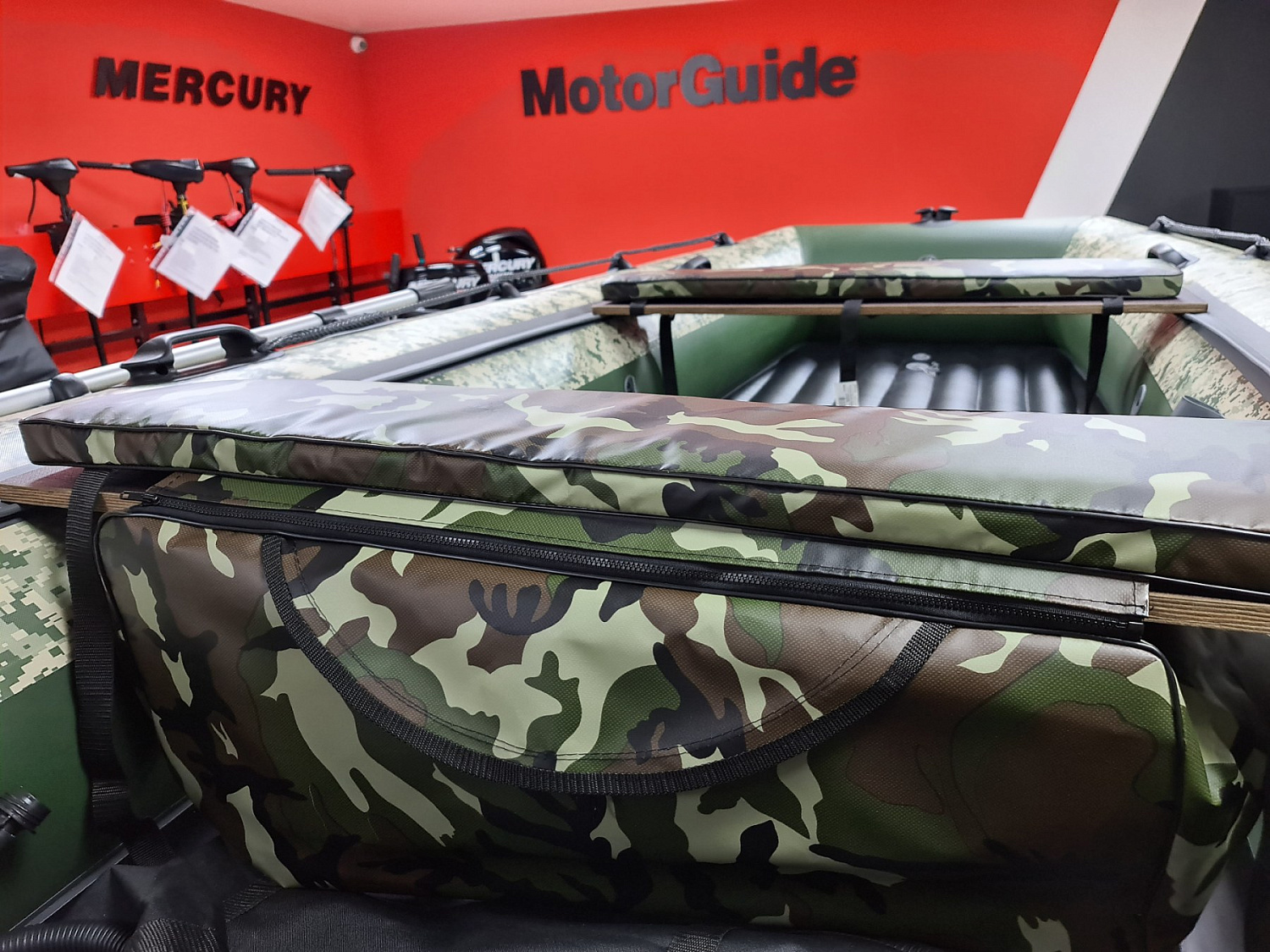 КОМПЛЕКТ МЯГКИХ НАКЛАДОК С СУМКОЙ ДЛЯ ЛОДОК 105Х20 КАМУФЛЯЖ в Чите