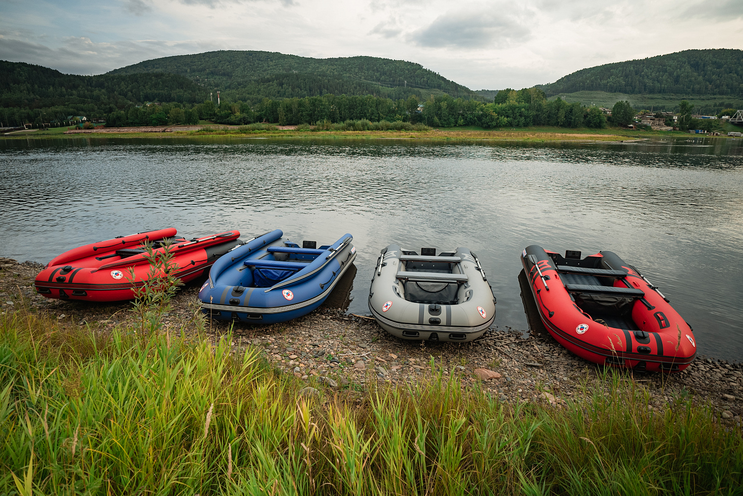 Лодка MISHIMO RIVER FJET PRO 430  под водомет в Чите