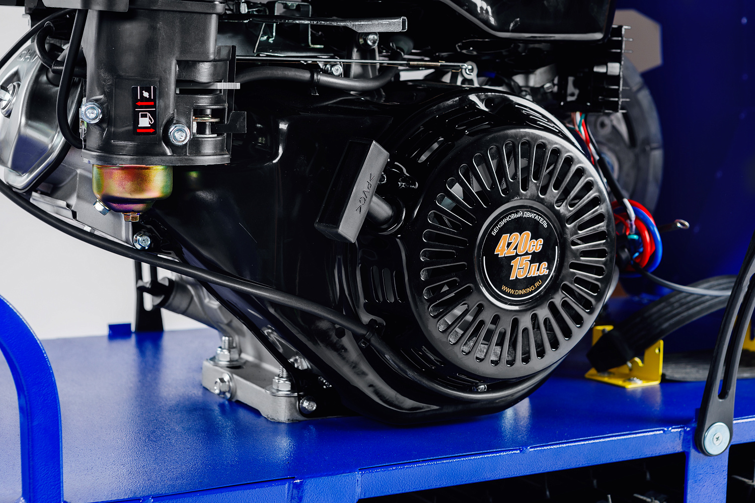 Мотобуксировщик SNOW DOG 17 с эл. запуском (DINKING) в Чите